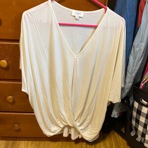 Umgee Cream V-Neck Women's Blouse; size Medium